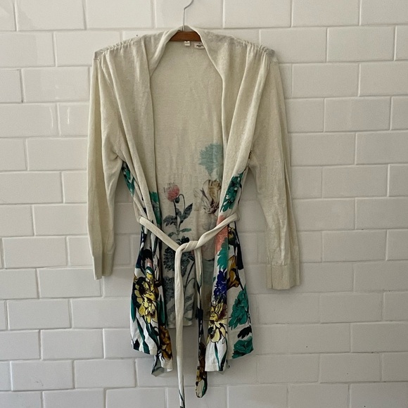 Moth (Anthro) Floral Cardigan - Picture 2 of 5